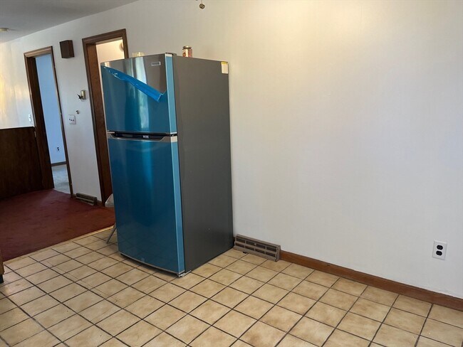 Building Photo - 93 Lantern Ln