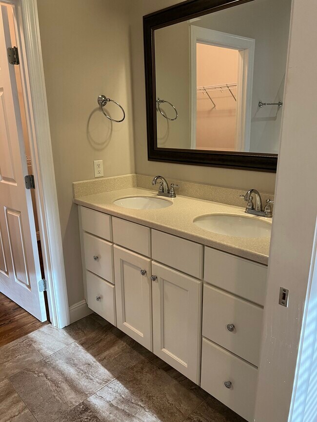 Building Photo - 510 Bowerwood Cir