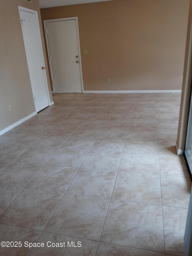 Building Photo - 3550 Sable Palm Ln