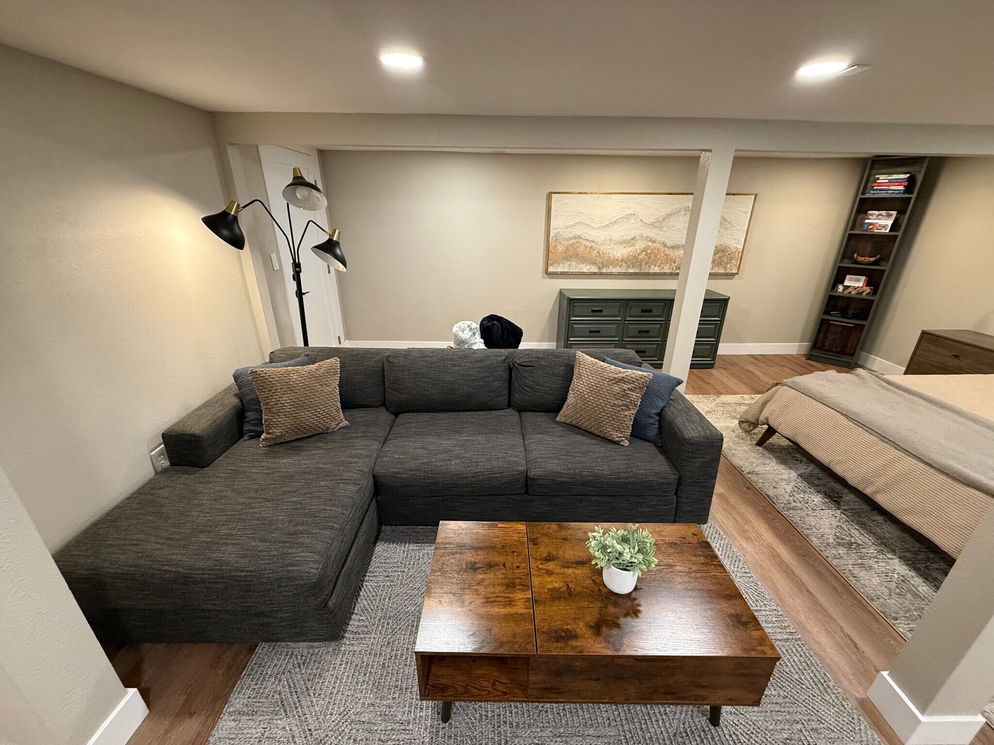 Building Photo - 4004 NW Columbia St