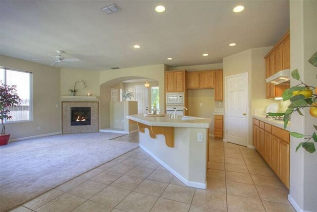 Building Photo - Beautiful Home in Natomas Park