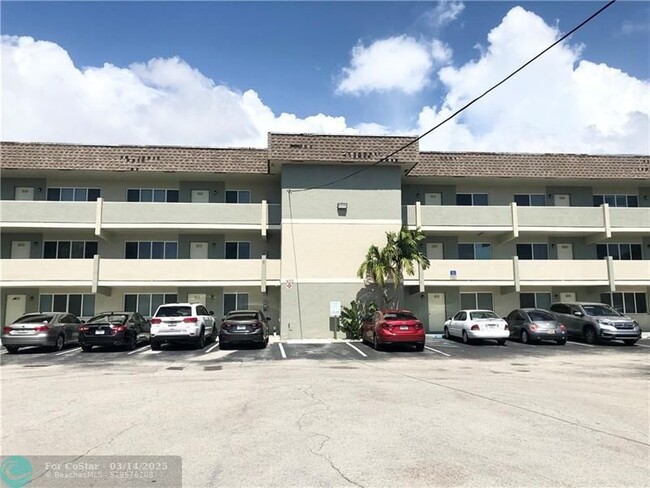 Building Photo - 1400 NE 54th St