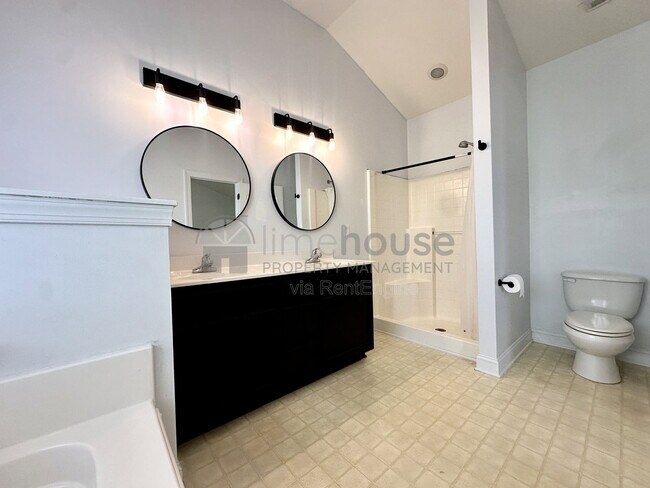 Building Photo - 4452 Leamore Square Rd