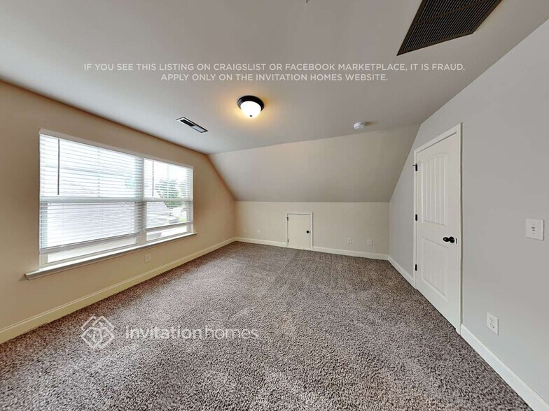 Building Photo - 193 Fairway Dr