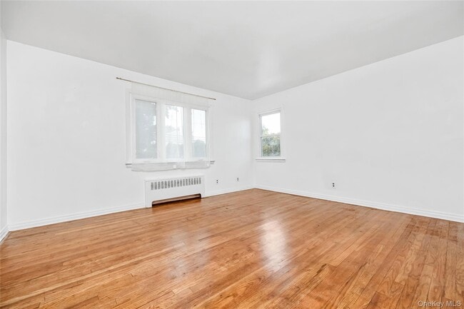 Building Photo - 63 I U Willets Rd