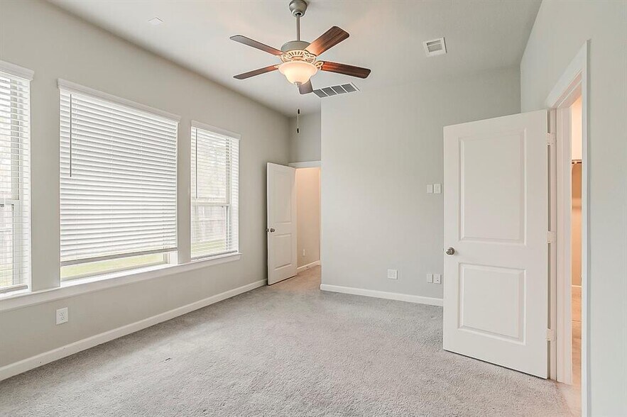 Building Photo - 446 Bayberry Landing Way