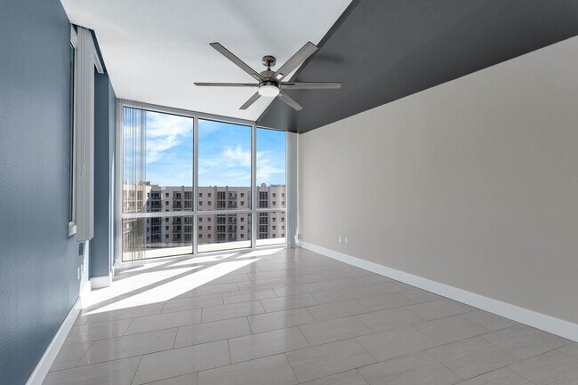 Building Photo - “Luxury, Location, Lifestyle — All at The Waverly”