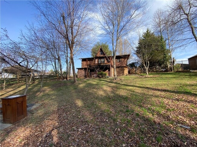 Building Photo - 143 Ridge Crest Dr