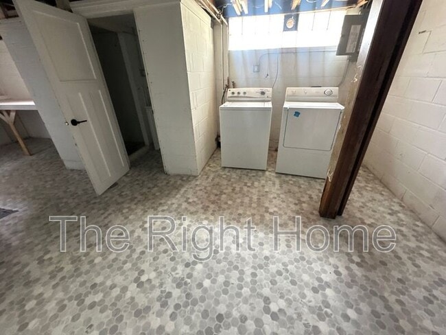 Building Photo - 4525 N 70th St