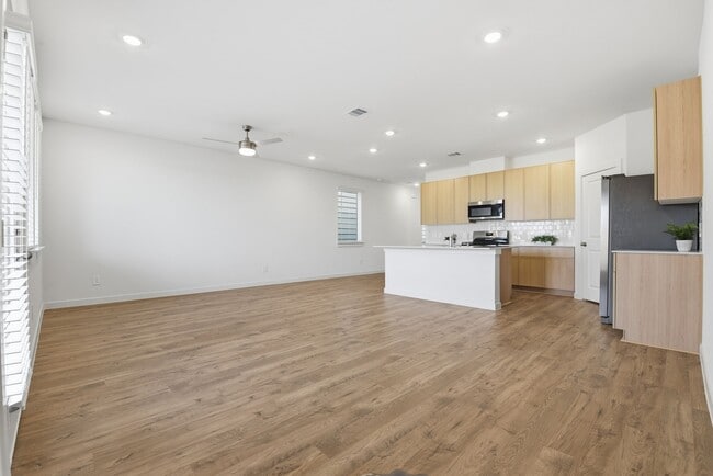 Building Photo - 3534 Blue Mockingbird St