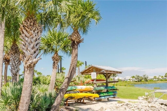 Building Photo - 15375 Grn Acrs Ave