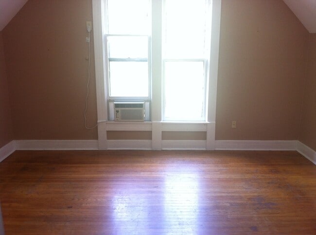 Building Photo - 1101 Tippecanoe St