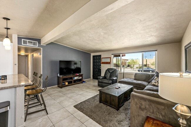 Building Photo - Spacious 4-Bedroom Home Near UA & Banner Health!