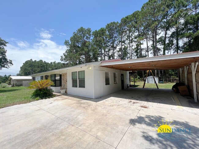 Building Photo - Beautiful 3 bedroom home that is centrally...