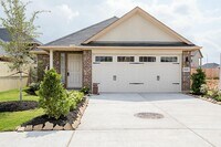 Building Photo - 12111 Parade Park Pl