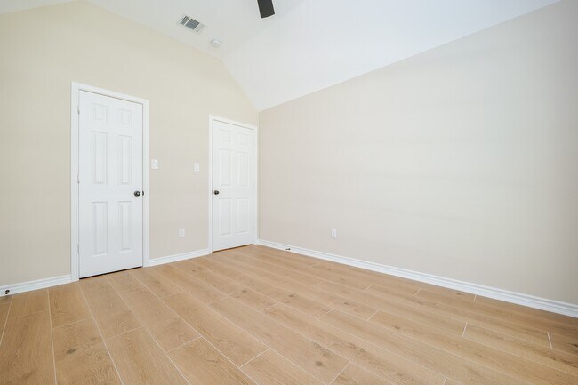 Building Photo - 1823 Brightlake Way