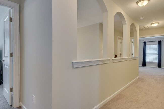 Building Photo - 4042 Ellington Dr