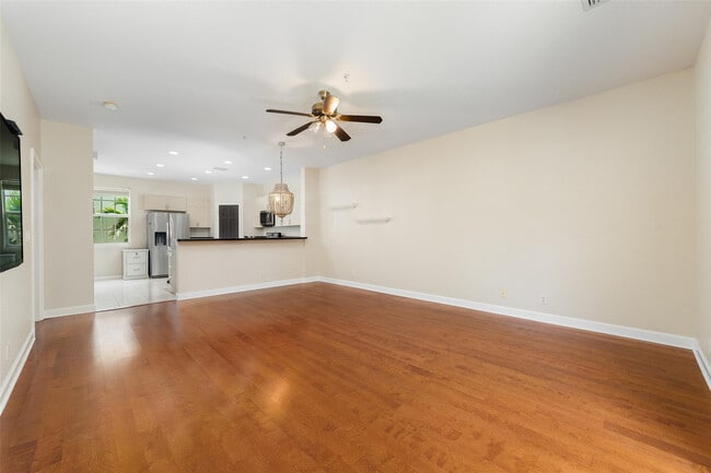 Building Photo - 463 School House Rd