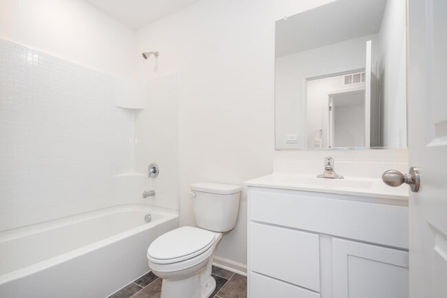 Building Photo - 1455 Yosemite Way