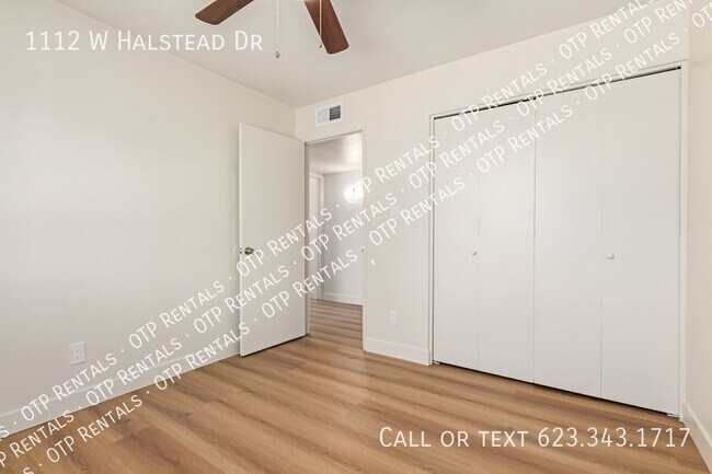 Building Photo - 1112 W Halstead Dr