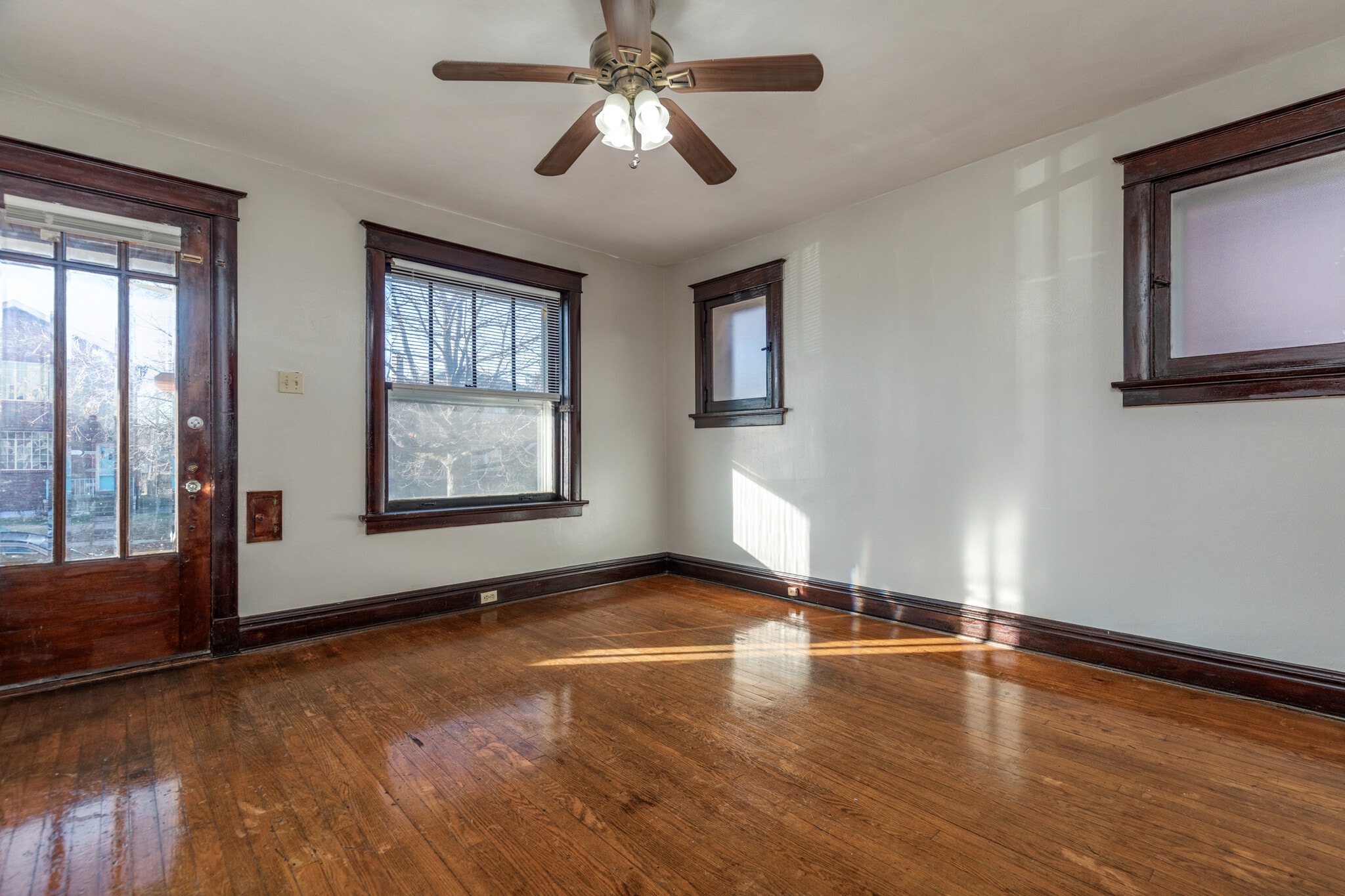 Building Photo - 3905 Dunnica Ave