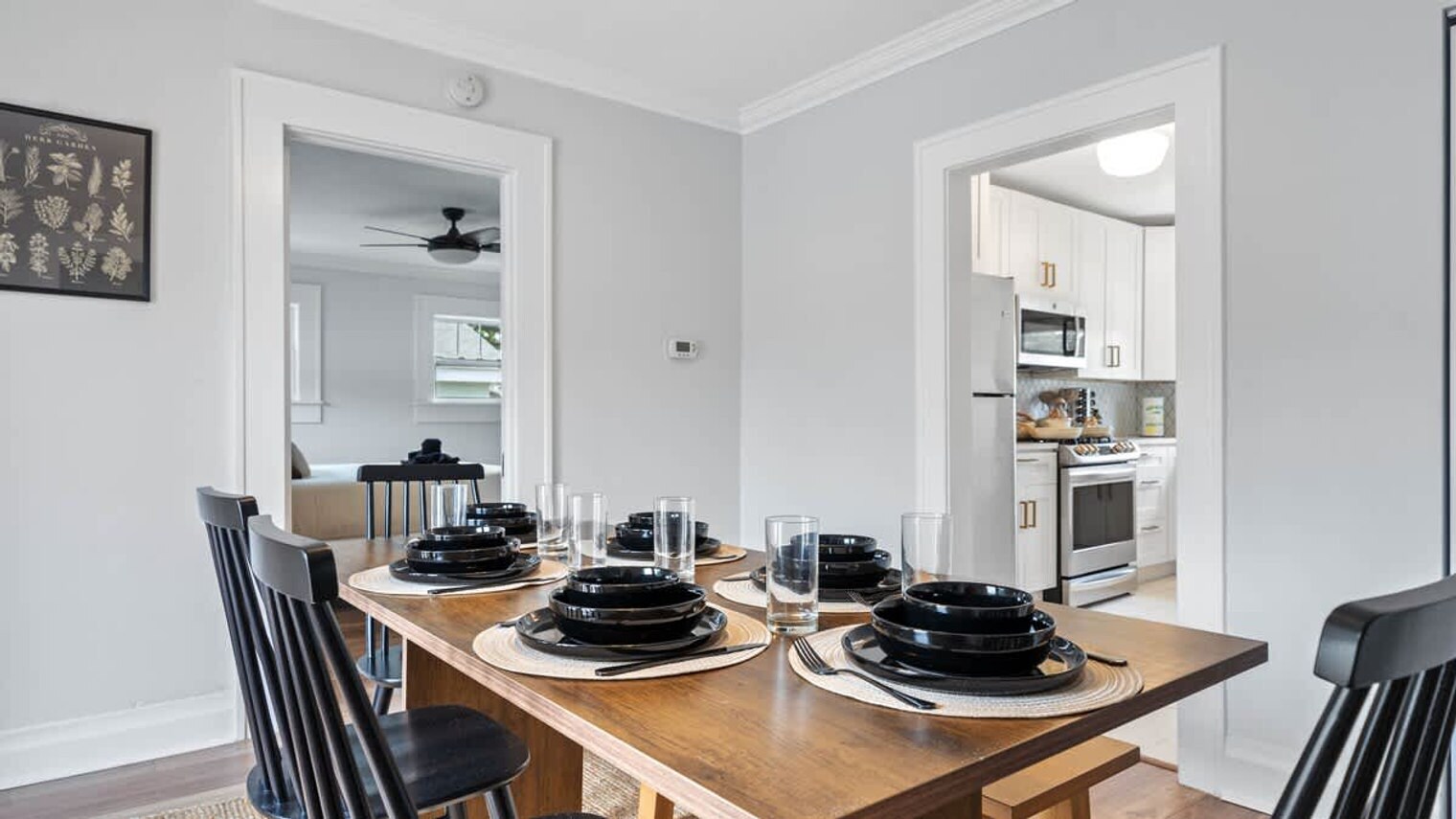 Building Photo - 720 1/2 West Woodlawn Avenue-SI ID1271939P