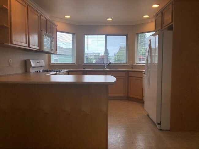 Building Photo - Walnut Grove 2 Bedroom, 2 Bath Condominium
