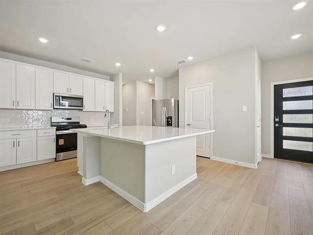 Building Photo - 524 Clover Crk Dr