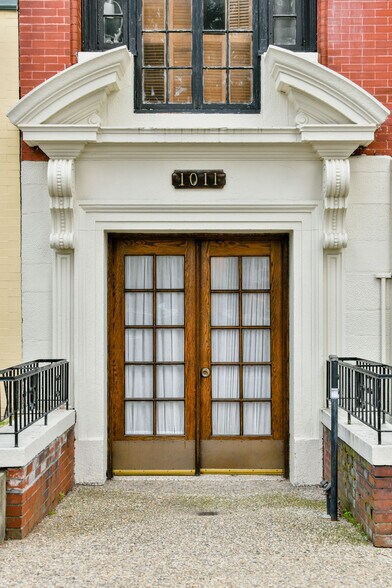 Building Photo - 1011 Beacon St