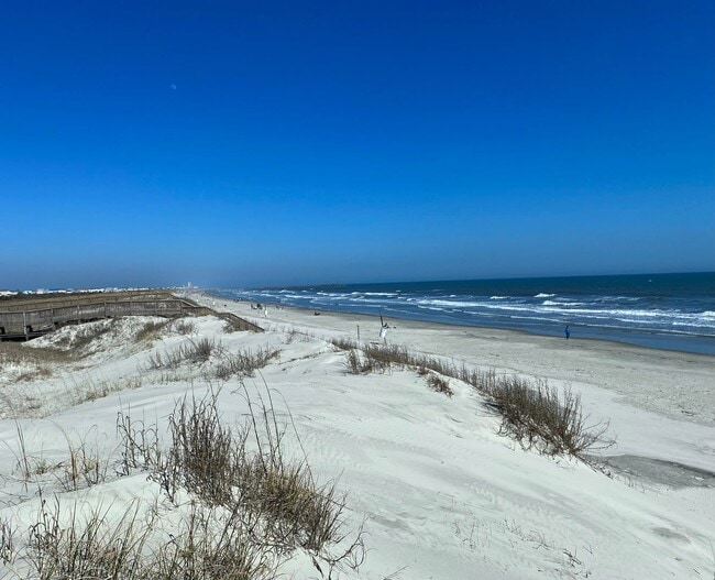 Building Photo - ***MOVE-IN SPECIAL*** $500 OFF OF YOUR FIRST MONTH'S RENT!!!