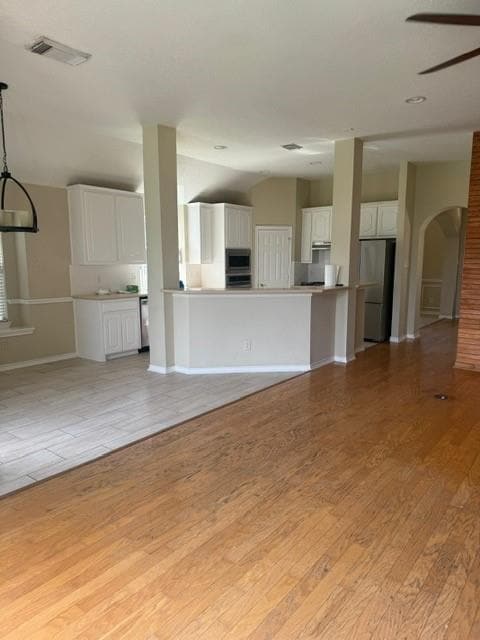 Building Photo - 16319 Zinnia Dr