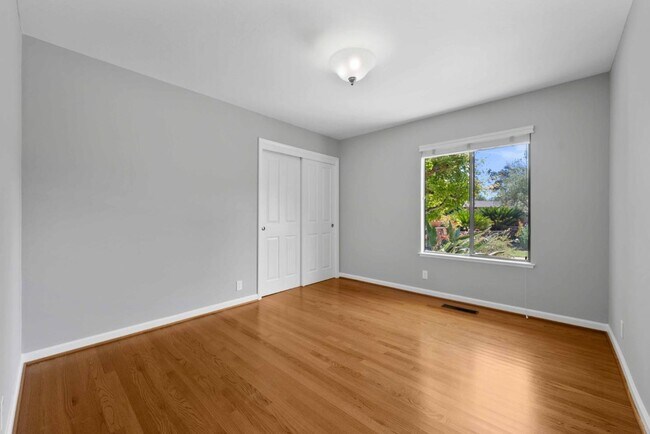 Building Photo - 7175 Red Holly Ct