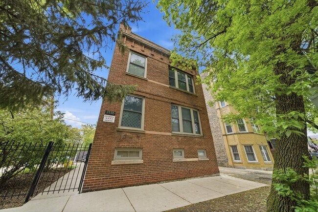 Building Photo - 2555 W Logan Blvd