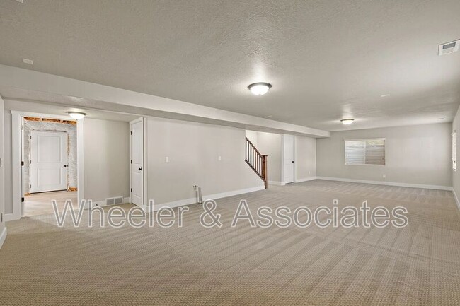 Building Photo - 1406 E 5550 S