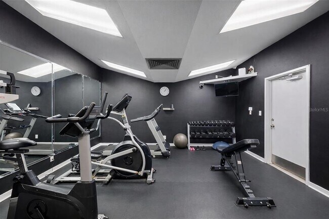 Building Photo - 2617 Cove Cay Dr