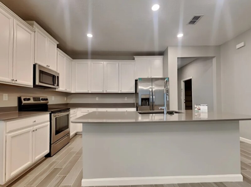 Building Photo - 4914 Donnybrook Ave