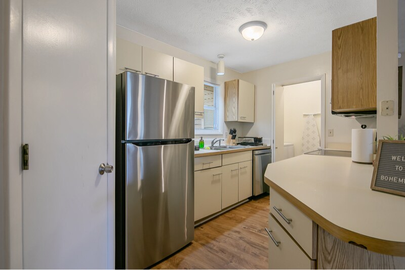 Building Photo - 1006 Brookhollow Dr