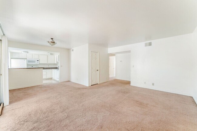 Building Photo - 4360 Sandy River Dr