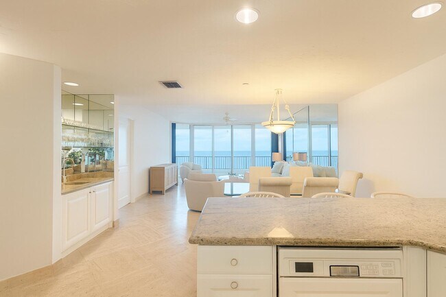 Building Photo - 800 Ocean Dr