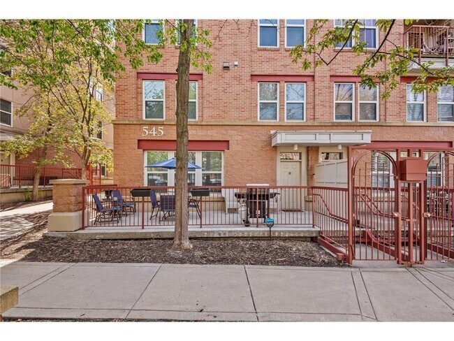 Building Photo - 545 N 1st St