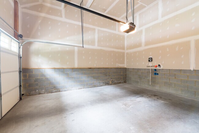 Building Photo - 3303 Ceres Rd