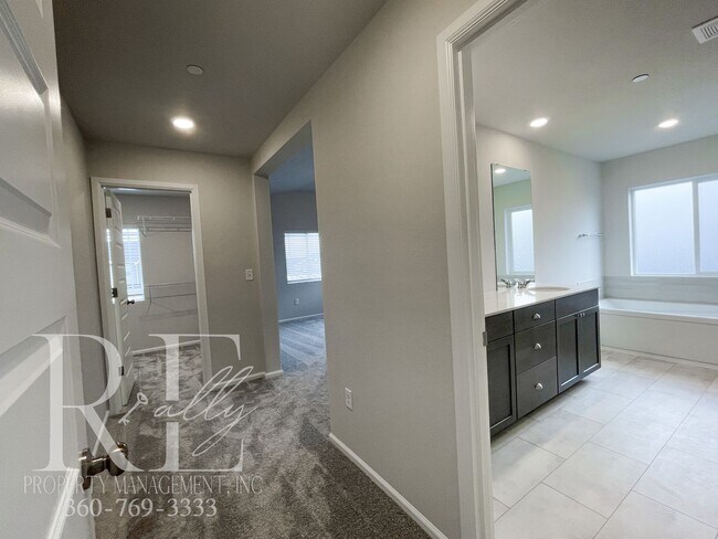 Building Photo - BRAND NEW 2024 HOME!
