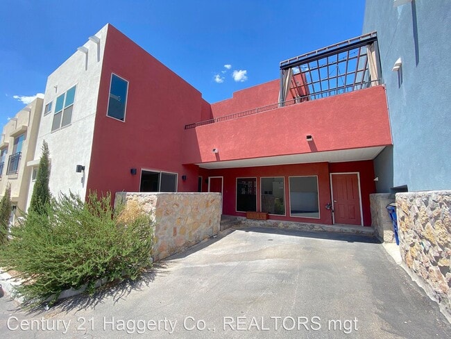 Primary Photo - 4 br, 3.5 bath House - 4004 Camelot Height...