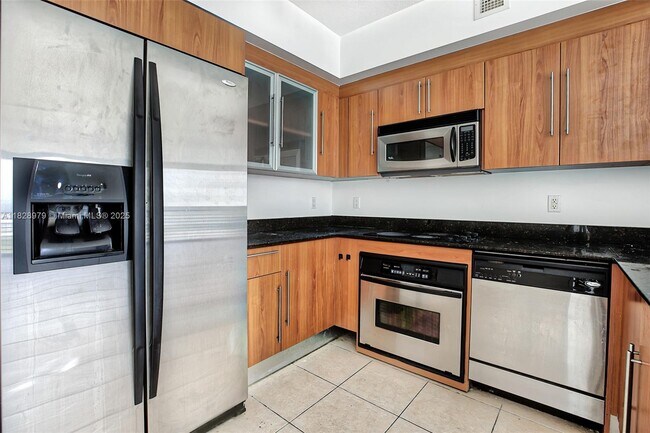 Building Photo - 335 S Biscayne Blvd