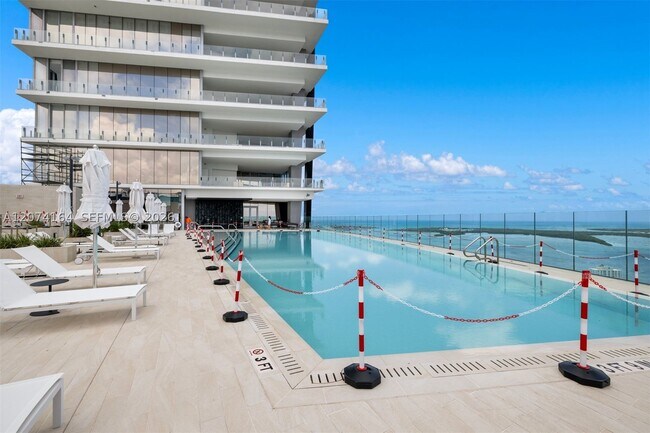 Building Photo - 300 S Biscayne Blvd
