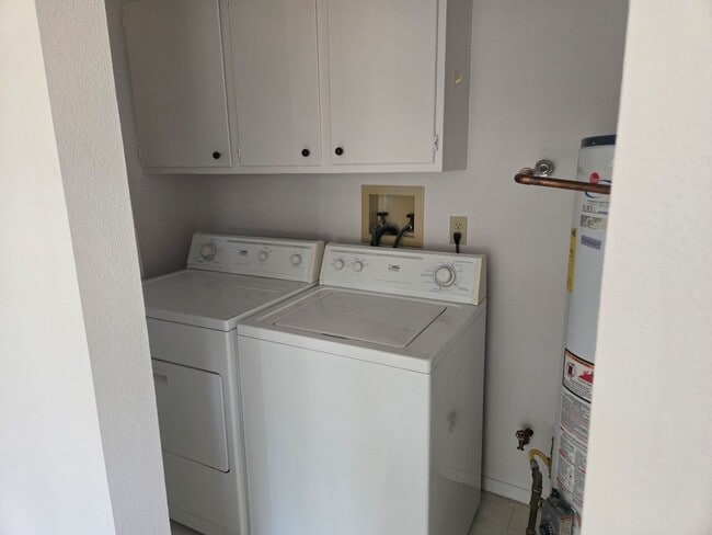 Building Photo - 110 Torbernite Dr