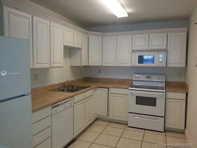 Building Photo - 20850 San Simeon Way