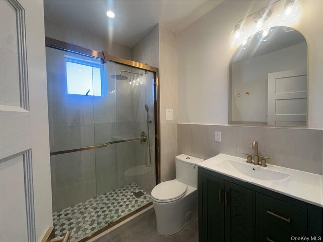 Building Photo - 55 Sea Cliff Ave