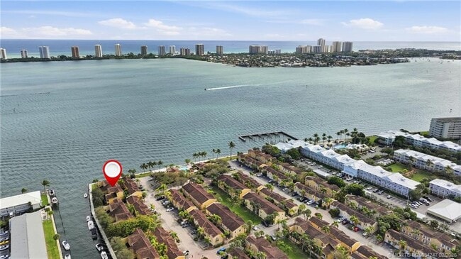 Building Photo - 1155 Lake Shore Dr