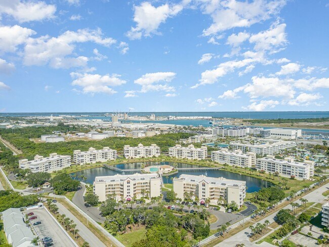 Building Photo - Solana Lake G501